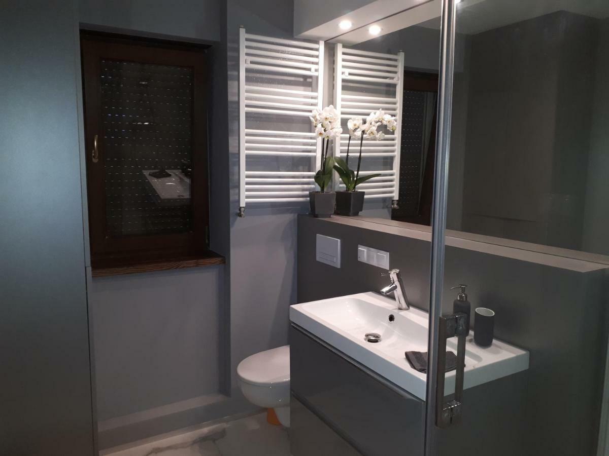 Apartamenty Centrum- Kochanowskiego -Dawniej Two-Bedroom Apartment Жельона Гора Екстериор снимка