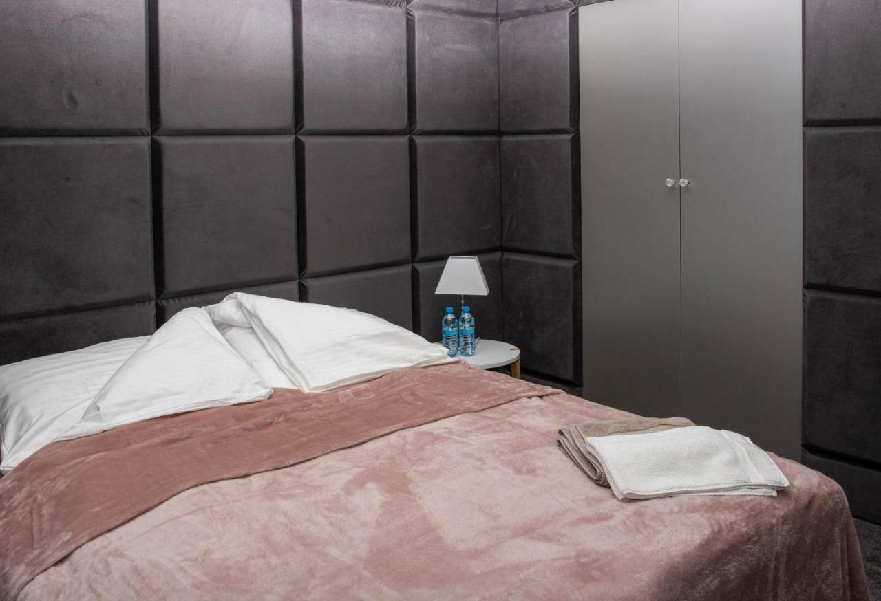 Apartamenty Centrum- Kochanowskiego -Dawniej Two-Bedroom Apartment Жельона Гора Екстериор снимка