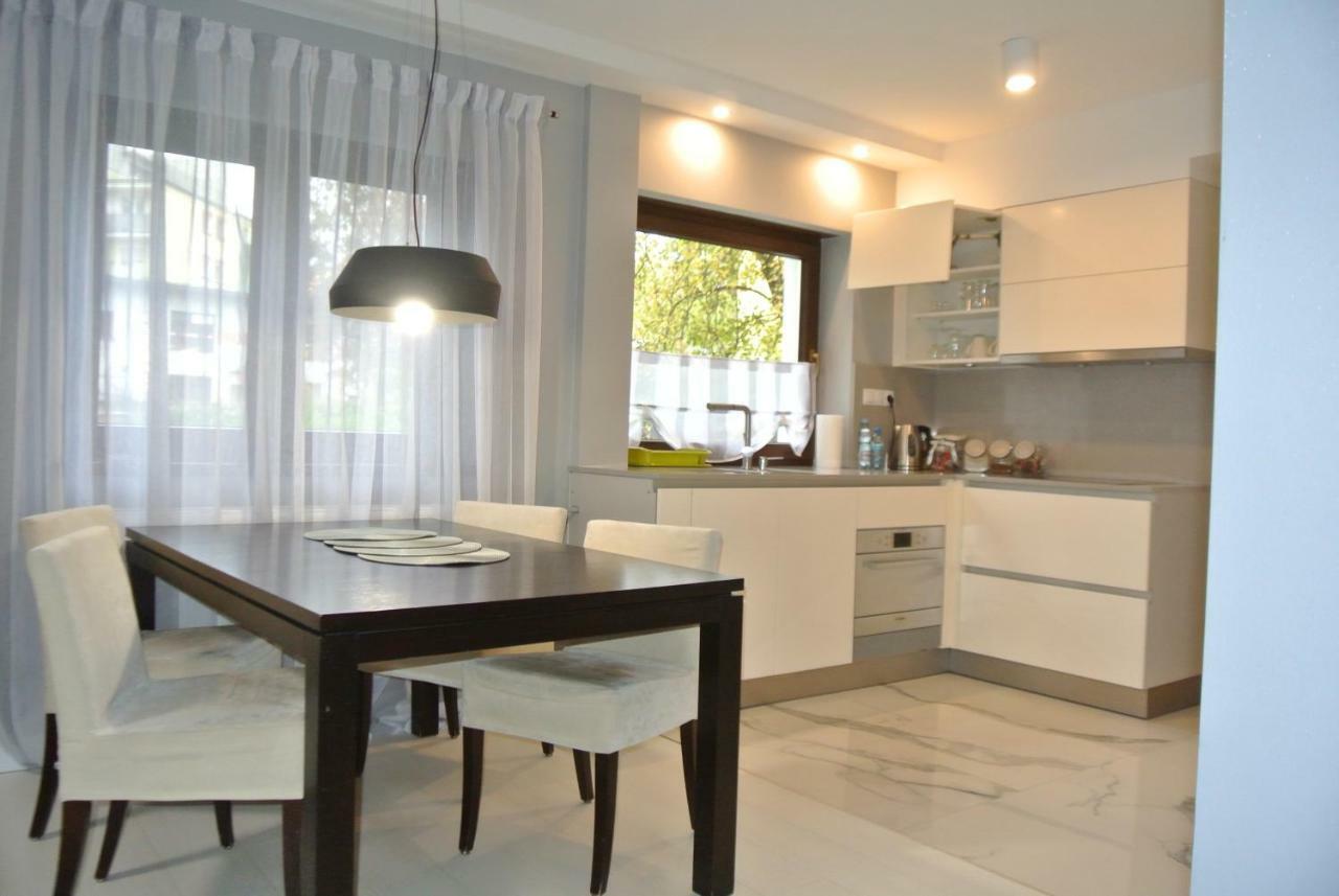 Apartamenty Centrum- Kochanowskiego -Dawniej Two-Bedroom Apartment Жельона Гора Екстериор снимка